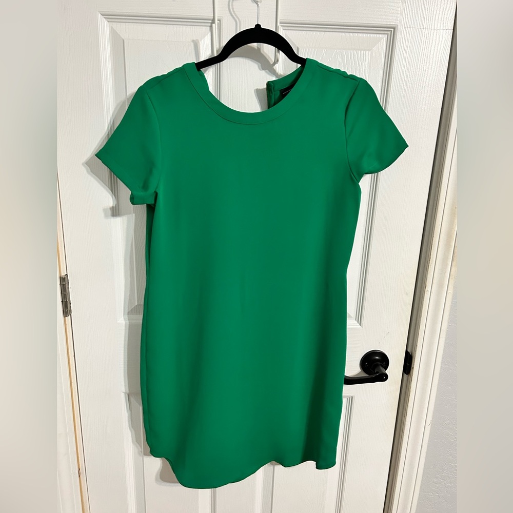 Adrienne Vittadini Kelly Green Shift Dress